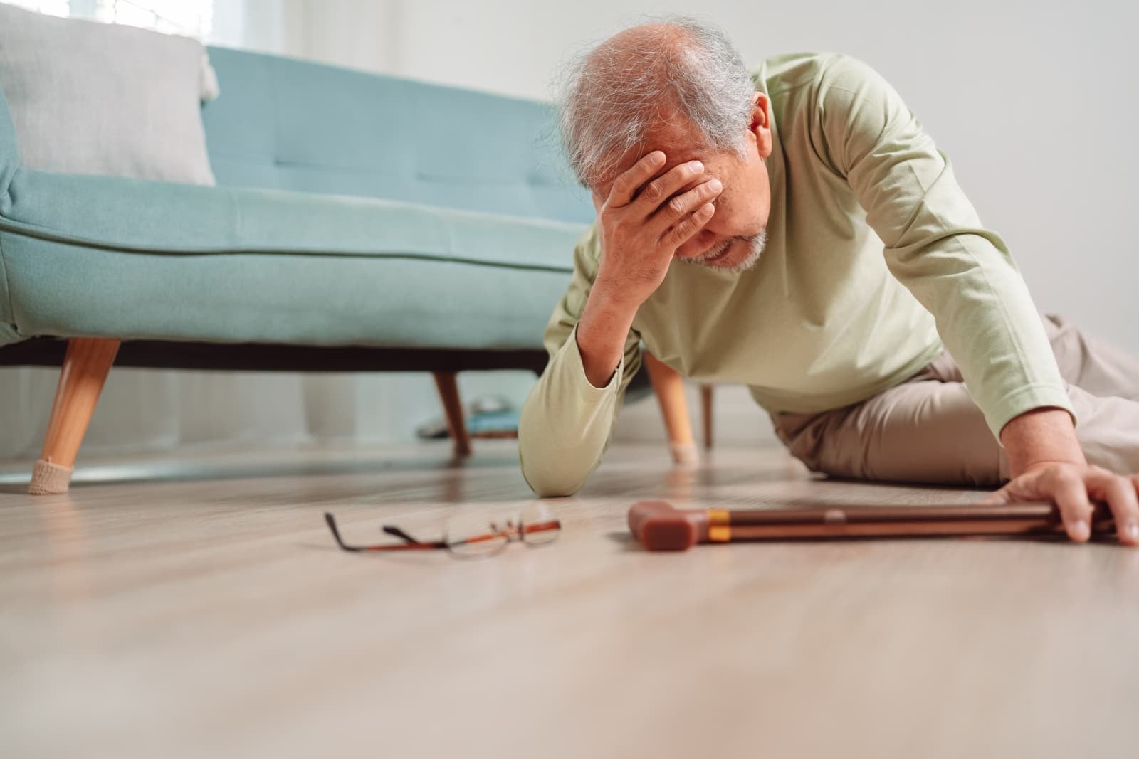 The Benefits of Using a Fall Detection Device for Seniors